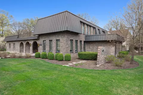 1135 S Rose Ave, Park Ridge, IL 60068