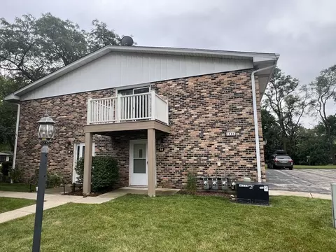 1901 Rosewood Ct #1A, Darien, IL 60561