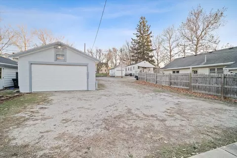 408 W Division St, Bloomington, IL 61701 photo 33