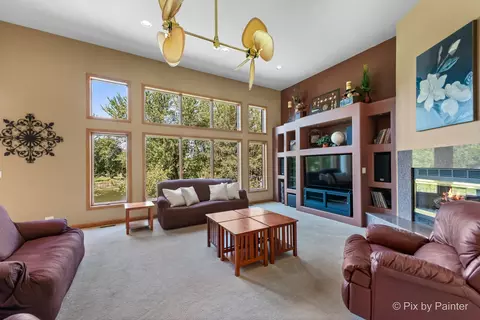Living - 1012 Pistakee View Ct, Johnsburg, IL 60051 photo 2 of 7
