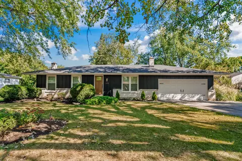 3115 N Ellen Dr, Arlington Heights, IL 60004