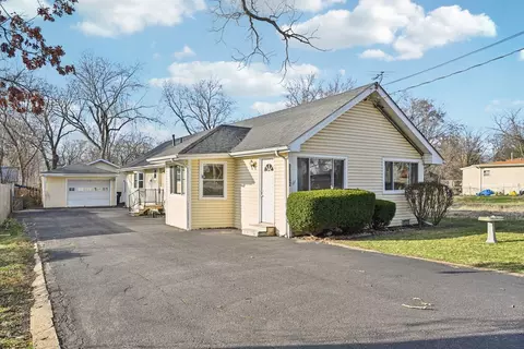 35662 N Watson Ave, Ingleside, IL 60041
