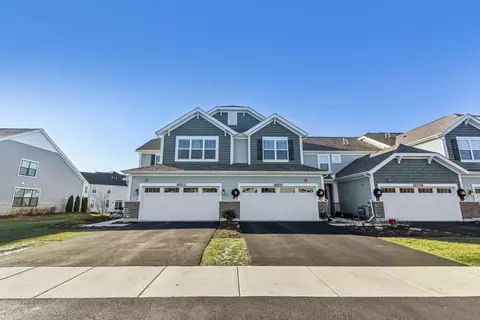 16512 S Brook Ln, Lockport, IL 60441