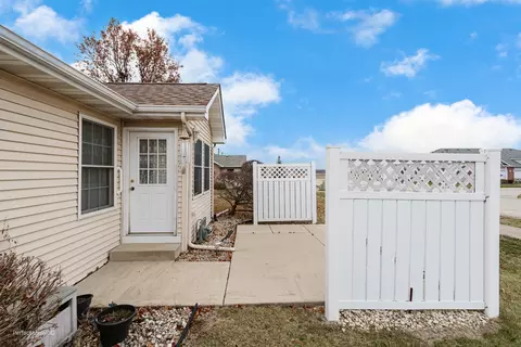 Exterior - 104 Winding Trl #0, Diamond, IL 60416 photo 3 of 3
