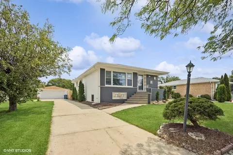 10437 S 81st Ave, Palos Hills, IL 60465
