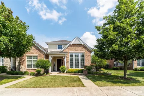 2926 Portage St, Naperville, IL 60564