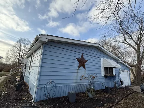 439 Huntsbridge Rd, Matteson, IL 60443
