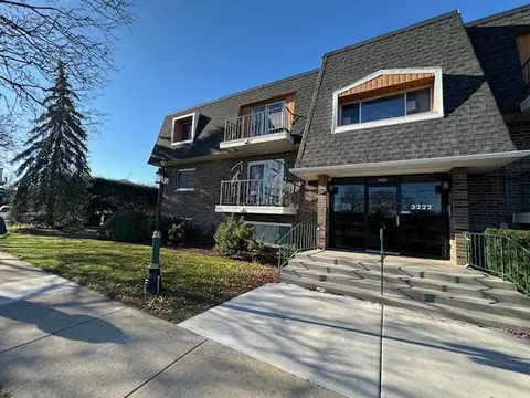 3222 Sanders Rd #2D, Northbrook, IL 60062