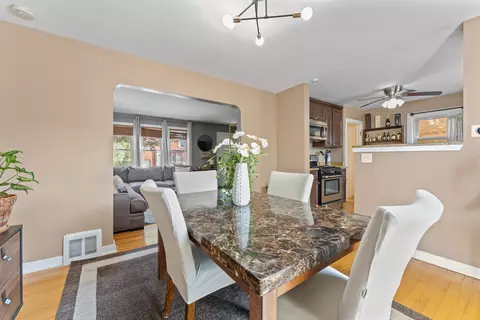 Dining - 1636 Maple Ave, Berwyn, IL 60402 photo 2 of 3