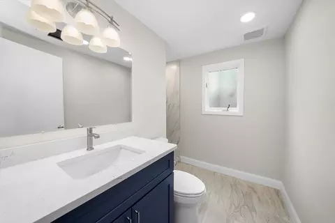 Bath - 6416 Forestview Dr, Oak Forest, IL 60452 photo 2 of 3
