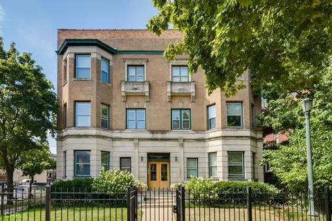 4500 N Dover St #1S, Chicago, IL 60640