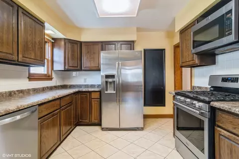 668 S Main Ave, Kankakee, IL 60901 photo 4