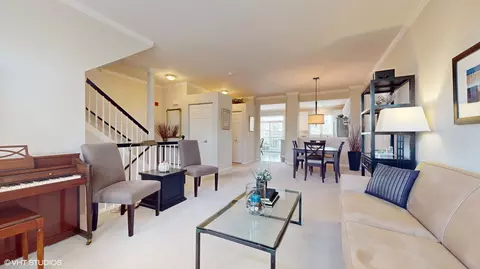 Living - 656 Astor Ln, Wheeling, IL 60090 photo 3 of 4