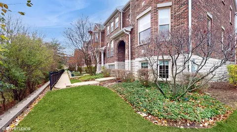 Exterior - 656 Astor Ln, Wheeling, IL 60090 photo 1 of 4