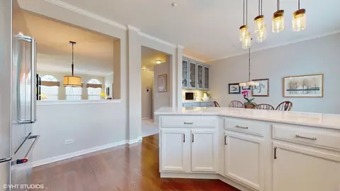 Kitchen - 656 Astor Ln, Wheeling, IL 60090 photo 2 of 4