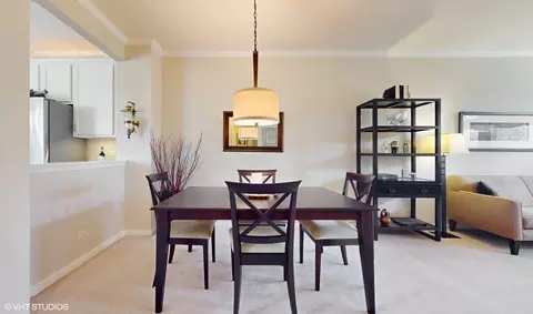 Dining - 656 Astor Ln, Wheeling, IL 60090 photo 1 of 2