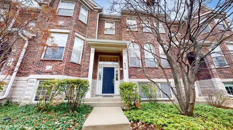 656 Astor Ln, Wheeling, IL 60090