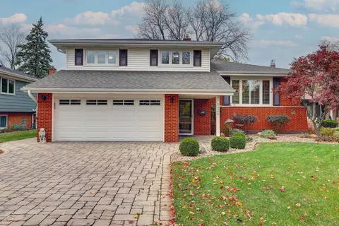 2026 Irwin Ave, Park Ridge, IL 60068