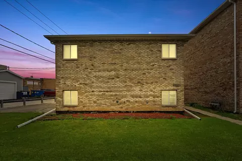 7648 W 62nd St, Summit, IL 60501