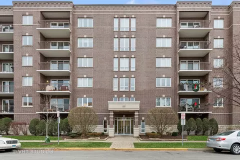 1327 Brown St #604, Des Plaines, IL 60016