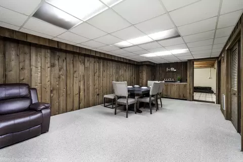 Dining - 509 Summit St, Algonquin, IL 60102 photo 2 of 3