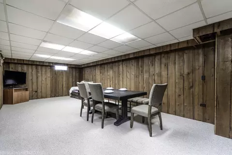 Dining - 509 Summit St, Algonquin, IL 60102 photo 1 of 3