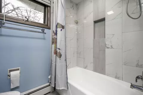 Bath - 509 Summit St, Algonquin, IL 60102 photo 2 of 2