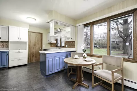 Kitchen - 509 Summit St, Algonquin, IL 60102 photo 4 of 4