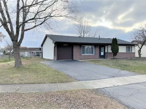3955 Island Cir, Hanover Park, IL 60133