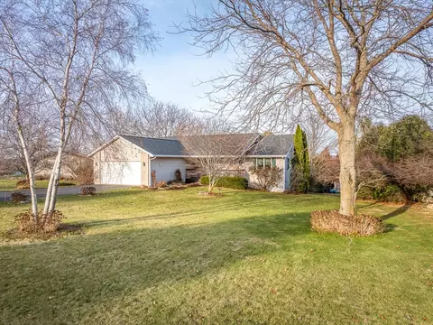 137 Lake Summerset Rd, Davis, IL 61019