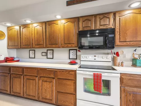 Kitchen - 137 Lake Summerset Rd, Davis, IL 61019 photo 2 of 3