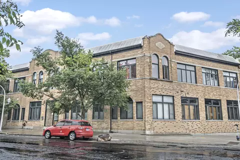 7377 N Rogers Ave #205, Chicago, IL 60626