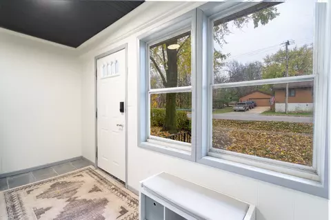 Entry Way - 404 E 7th St, Lockport, IL 60441 photo 1 of 1
