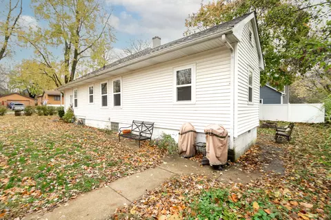 Exterior - 404 E 7th St, Lockport, IL 60441 photo 4 of 14