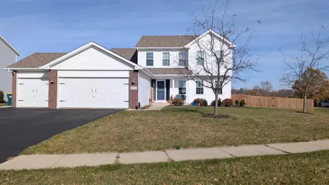 4588 Woodcrest Ln, Roscoe, IL 61073