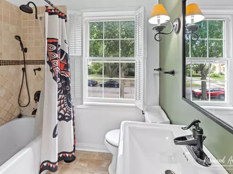 Bath - 1163 S Poplar Ave, Kankakee, IL 60901 photo 2 of 2