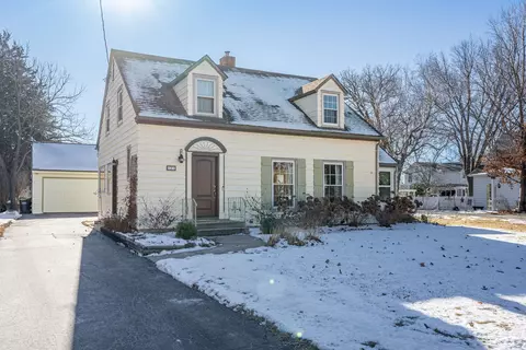 171 Grove Ave, Hampshire, IL 60140