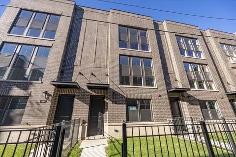 4444 S Drexel Blvd #A, Chicago, IL 60653