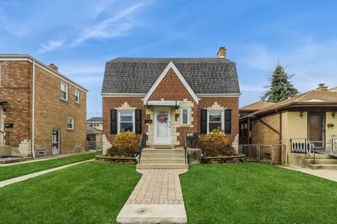 3540 N Neenah Ave, Chicago, IL 60634