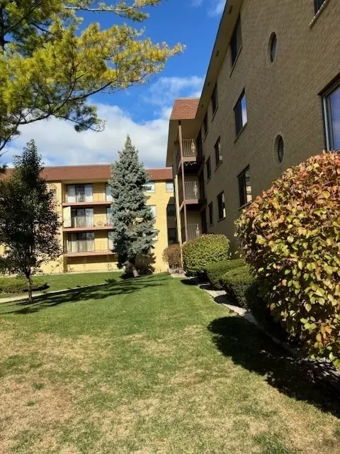 7100 W Cullom Ave #320, Norridge, IL 60706
