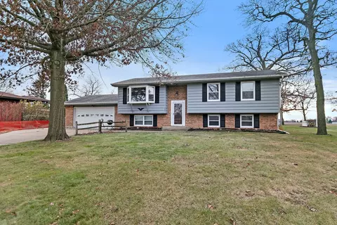 255 Deutsch Rd, Burlington, IL 60109