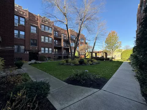 635 Garfield St #2, Oak Park, IL 60304