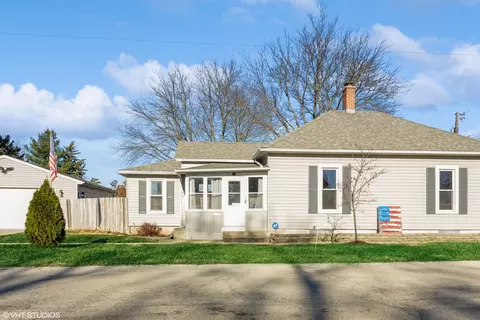 802 N Taylor St, Marengo, IL 60152 photo 2