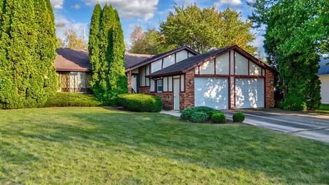 1518 James Ct, Ottawa, IL 61350