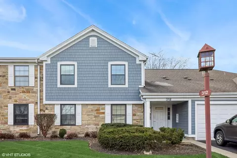 312 Wildberry Ct #C1, Schaumburg, IL 60193