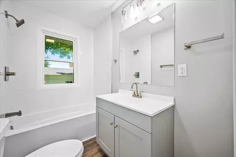 Bath - 405 N Walnut St, Onarga, IL 60955 photo 1 of 1