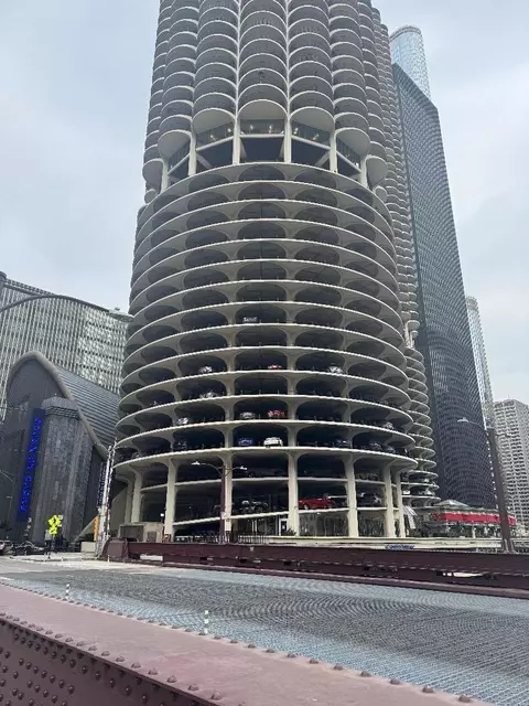 300 N State St #5303, Chicago, IL 60654