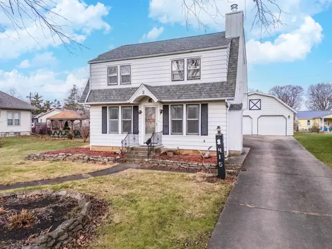 415 E Chestnut St, Pontiac, IL 61764