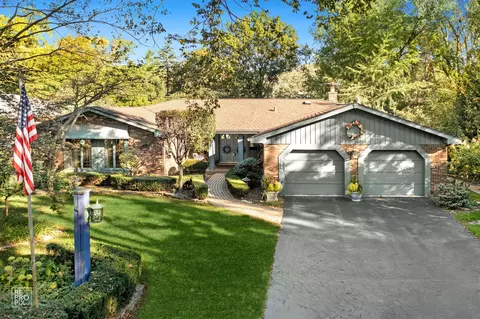 7930 W Deerwood Dr, Palos Park, IL 60464