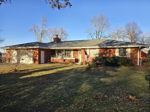5 James Ct, Sidney, IL 61877